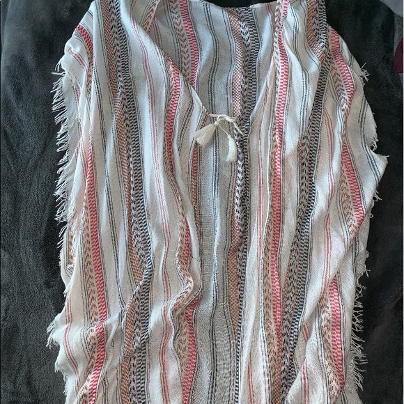 Express Tops - Express poncho